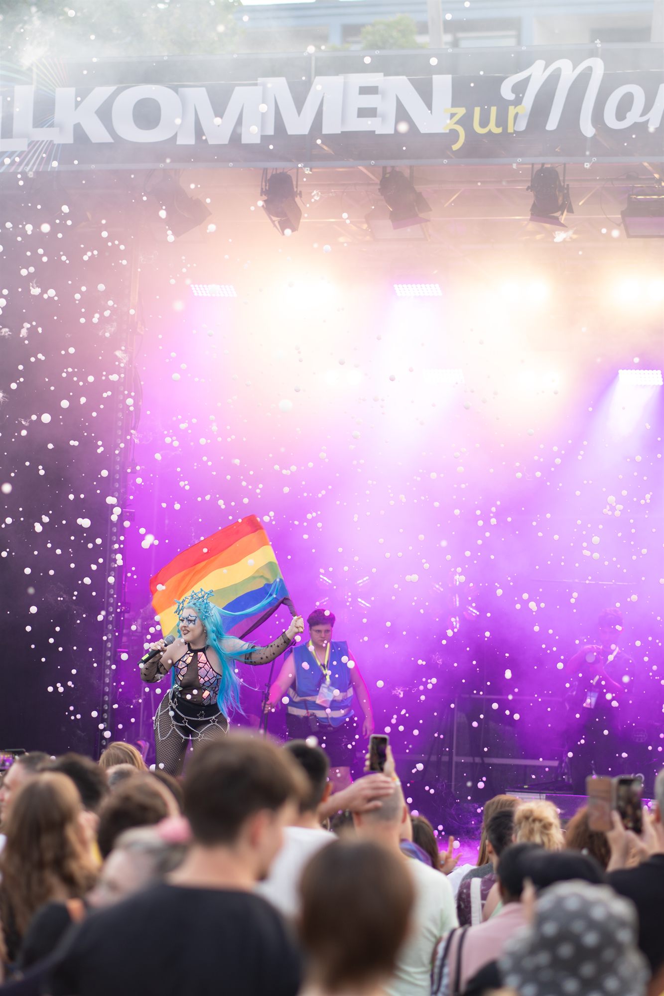 Stage lights and colour at a concert